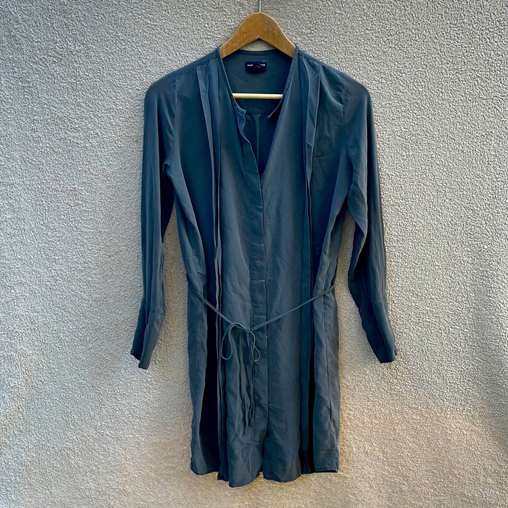 Silk dress,front buttons with belt. Length 35’ With 17’ from pit to pit.